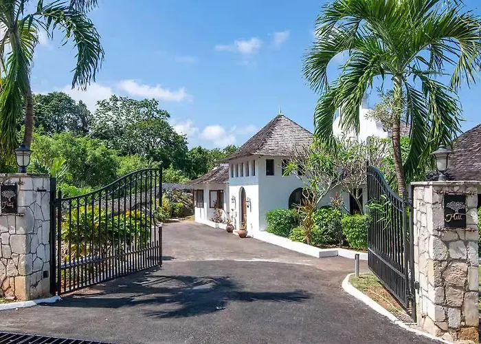 Charming 4br Garden Pool & Separate * Montego Bay