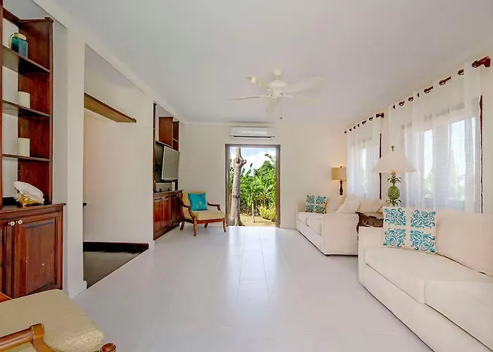 Charming 4br Garden Pool & Separate Villa