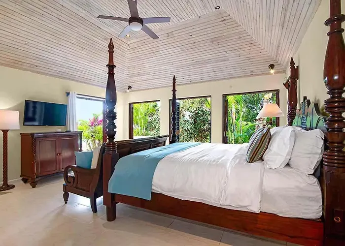 Charming 4br Garden Pool & Separate Montego Bay