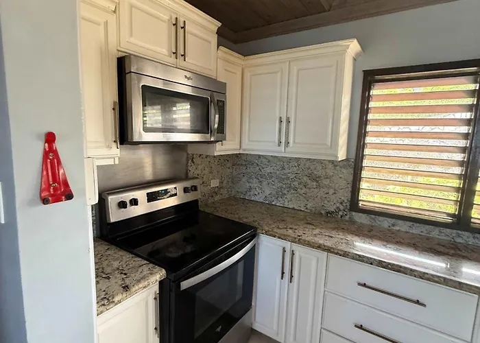 Charming 4br Garden Pool & Separate Villa *